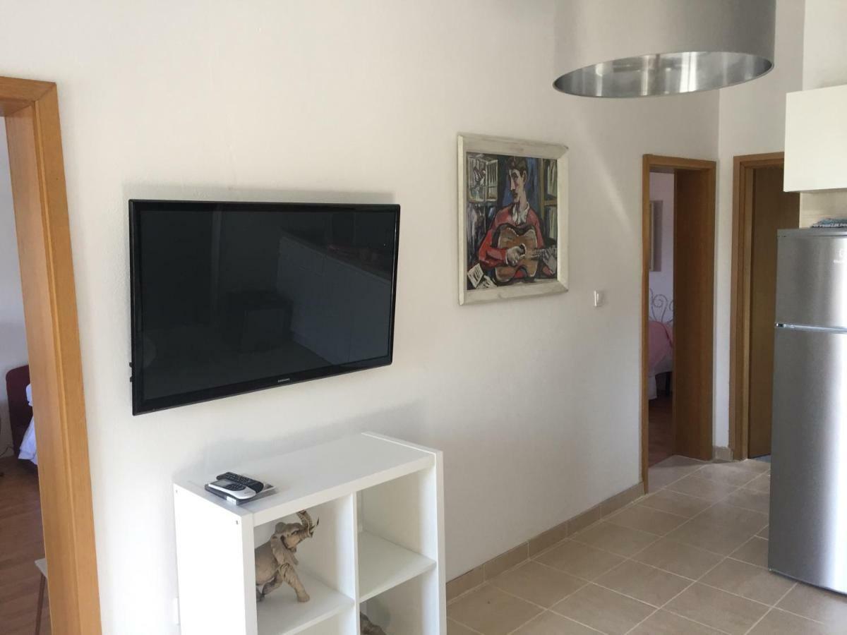 Apartment In Maslinica 70M From The Sea Екстер'єр фото